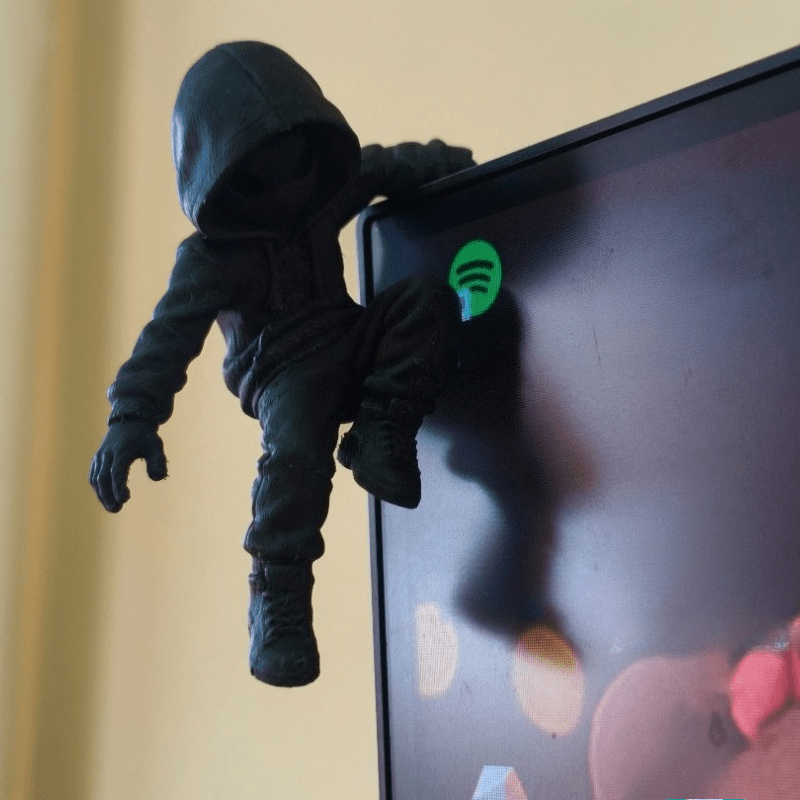 Climb Hoodie Alien Mini Statue - đánh giá và giá Retro Gaming Desk